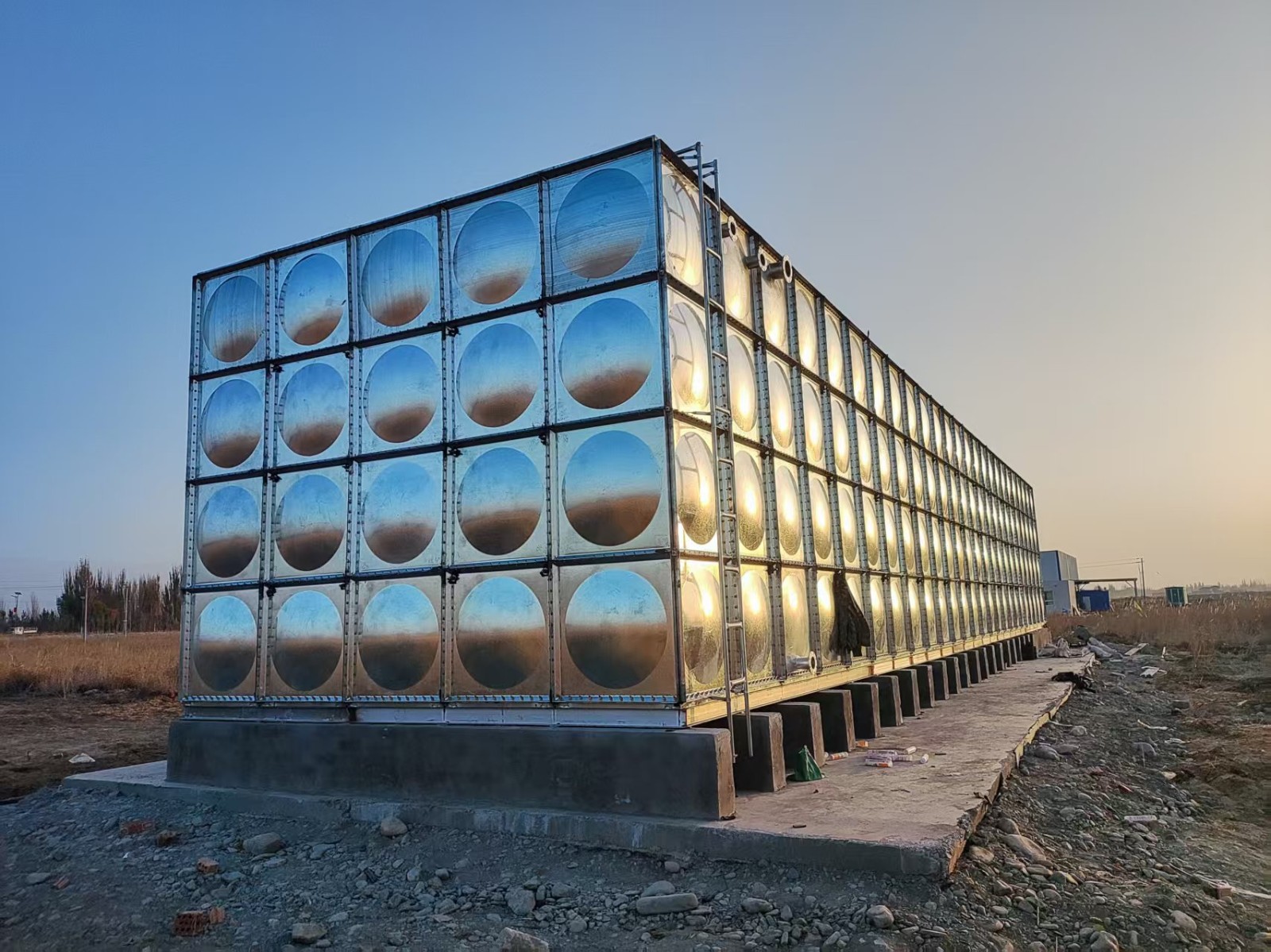 新疆巴州箱泵一體消防水箱